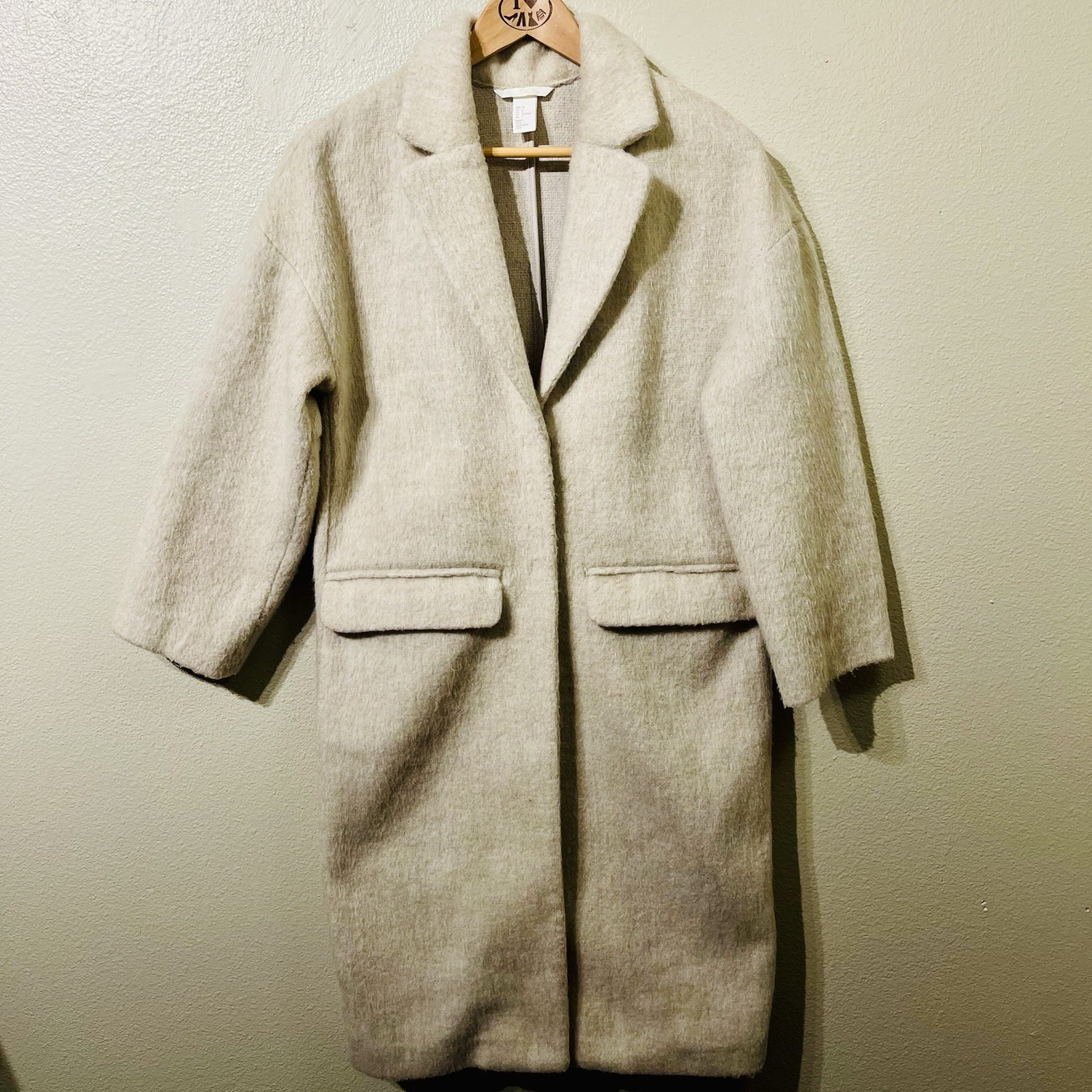 H & M Knee Length Coat Beige Drop Shoulder Classic Style Women's Size 0 / S